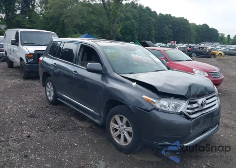 2013 Toyota Highlander z USA, uszkodzony, nr VIN 5TDZA3EH7DS043693